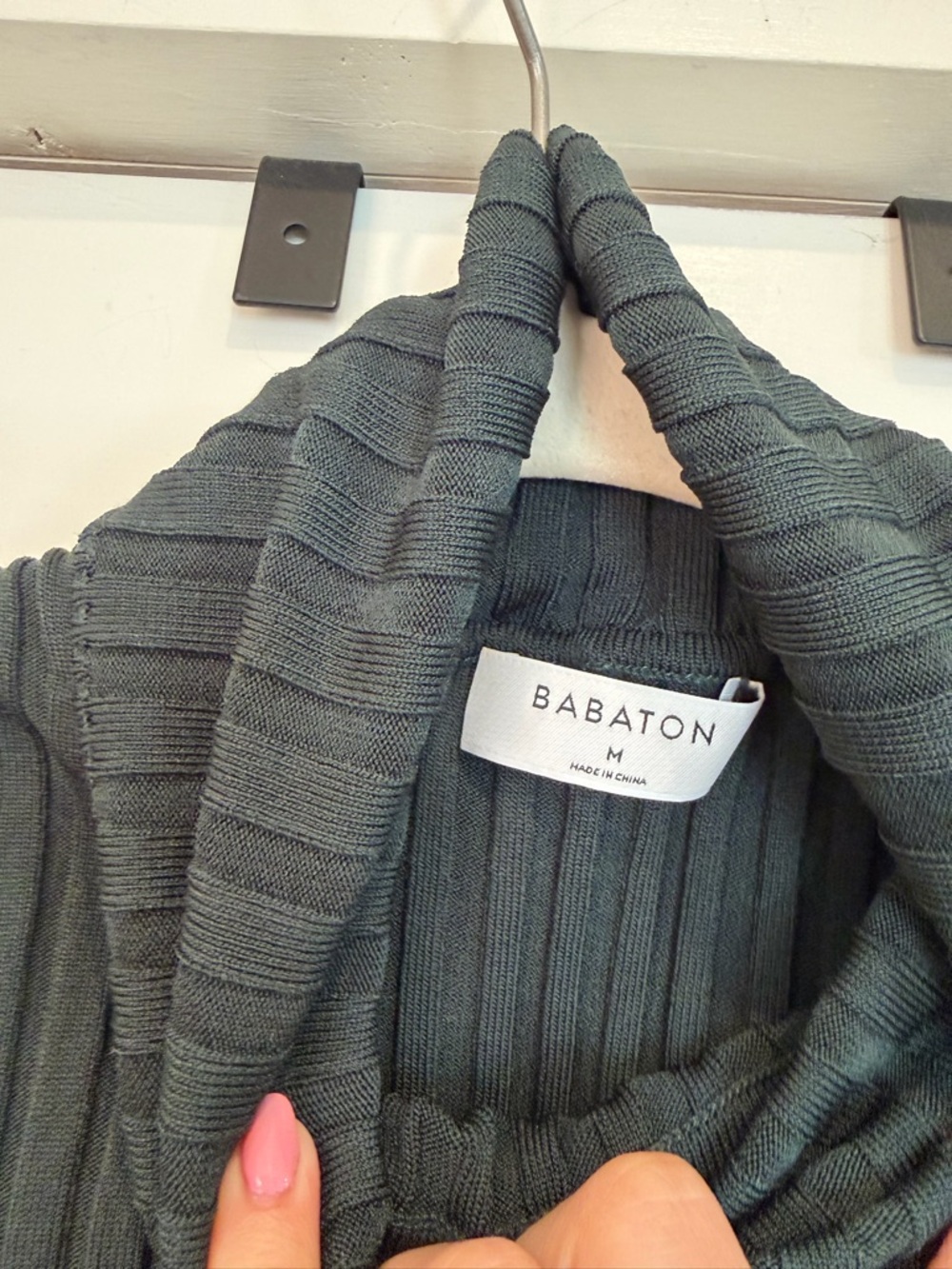Babaton Aritzia Dark Green Ribbed Turtleneck Sweater - Picture 3 of 4